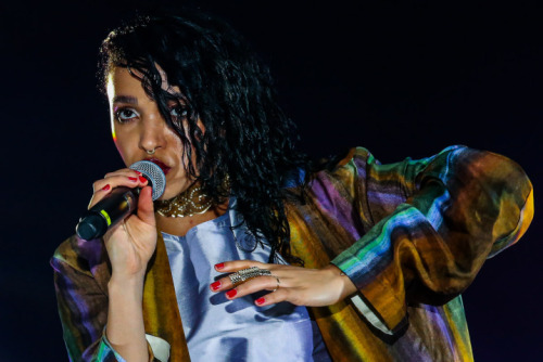 FKA twigs live at Google Play Party. São Paulo, Brasil (09.12.2014)