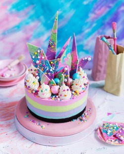 sosuperawesome: Cakes and Cake Pops by Katherine Sabbath on Instagram  Follow So Super Awesome on Instagram  