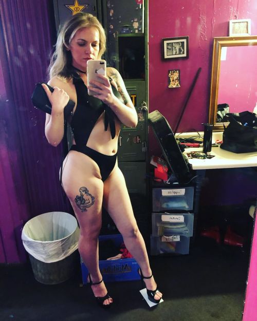 stripper-locker-room:  https://www.instagram.com/wowwhatknockers/