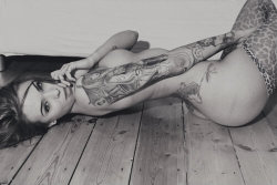 Hot Girls Inked