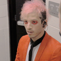 twentnyonepilots:the “josh dun laughing” aesthetic