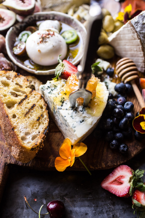 sweetoothgirl:Simple Summer Cheese Board