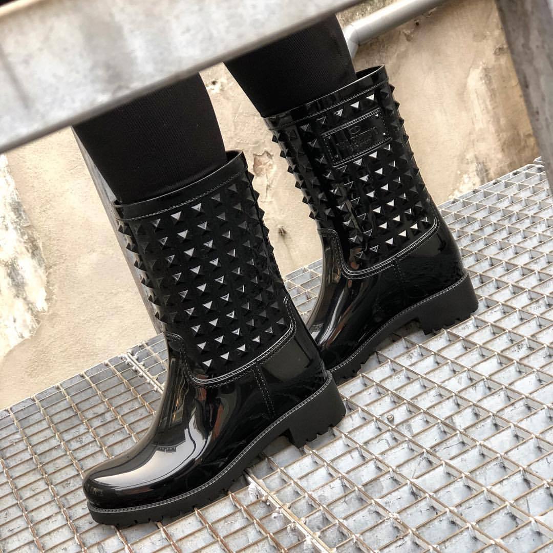 rockstud rain boots