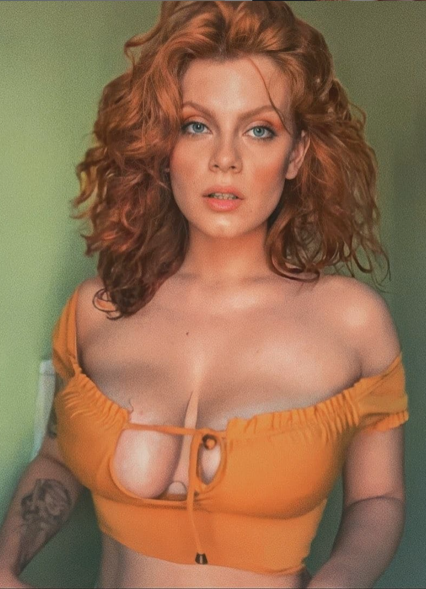 Porn photo awesomeredhds:gingersonly93😍❤️ @laurafranciineFollow