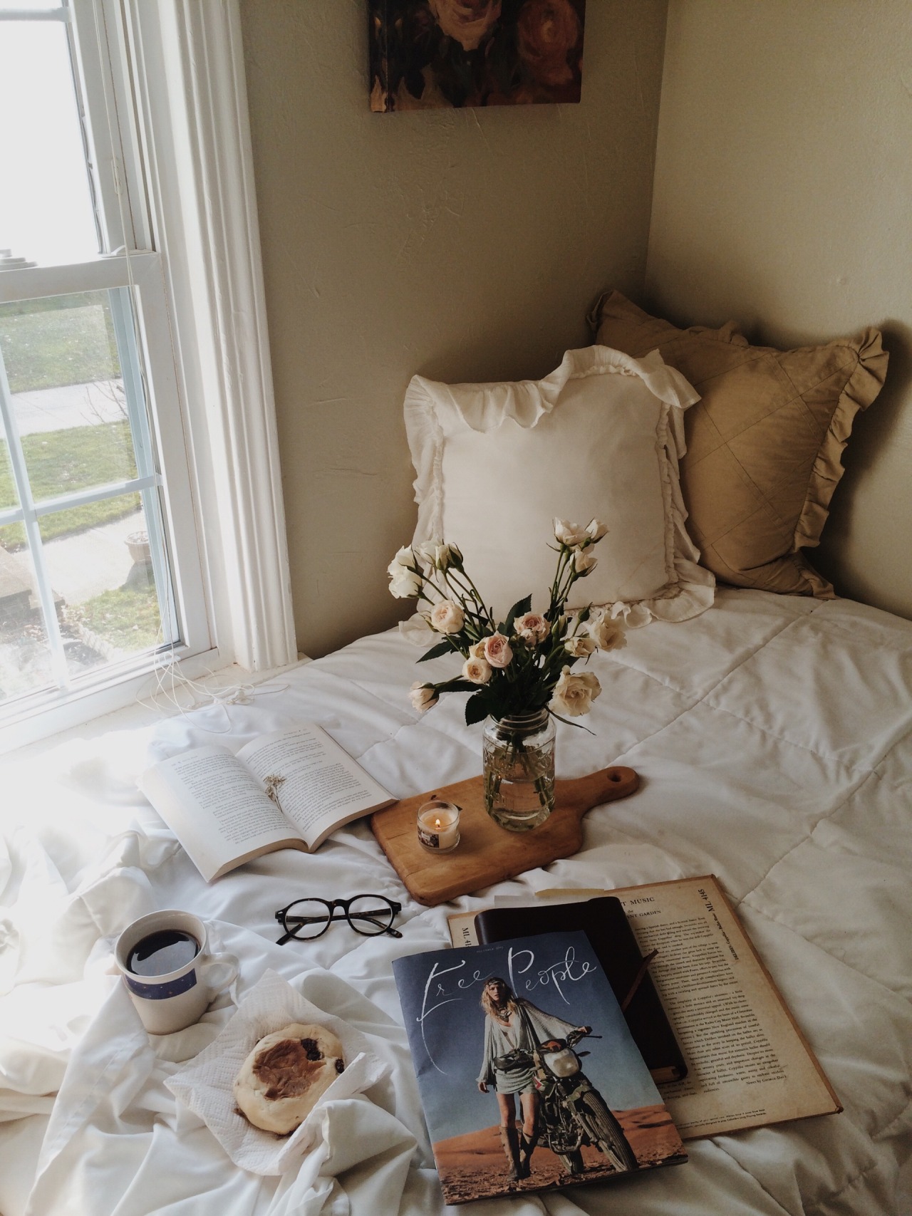 joli&ndash;coeur:  I bought some pink and cream spray roses earlier today and