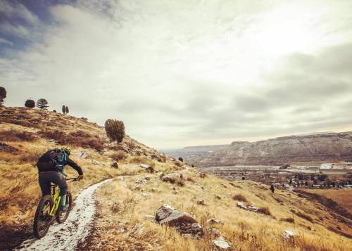thewideeyedworld:There’s never an off-season. It’s all training. … .. . @fstopgear @yeticycles @club