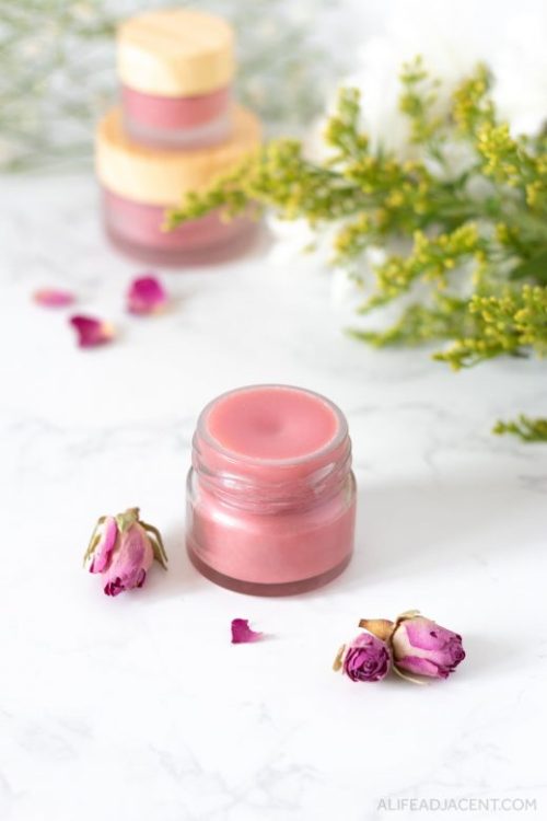 sew-much-to-do:DIY Rose Lip Balm✖✖✖✖✖✖✖✖sew-much-to-do: a visual collection of sewing tutorials/patt