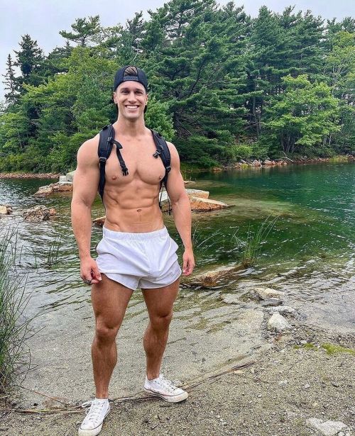 Doesn’t everyone get a little excited during hikes?SEE MORE HOT GUYS HERE 