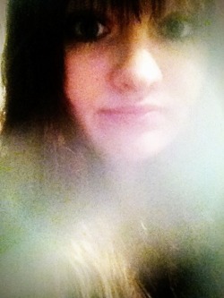 I hate not being able to take selfies without this annoying blur