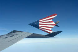 soldierporn:  Evening Quickie #soldierporn: ‘Merica. A F-117 Stealth Fighter “Nighthawk” from the 49th Fighter Wing, based at Holloman Air Force Base in New Mexico, shows off its paint job during a refueling mission flown by the Columbus-based 121st