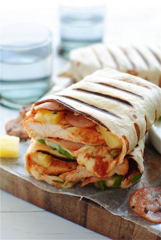 craving-nomz:  Grilled Hawaiian Pizza Burritos