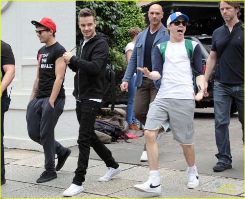too-old-for-this-ship:Louis, Liam and Niall outside their hotel in Milan on May 19th part 2 (x)