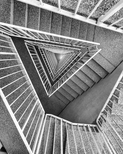 theonlymagicleftisart:Black and white architectural photography by Lex Lexie.