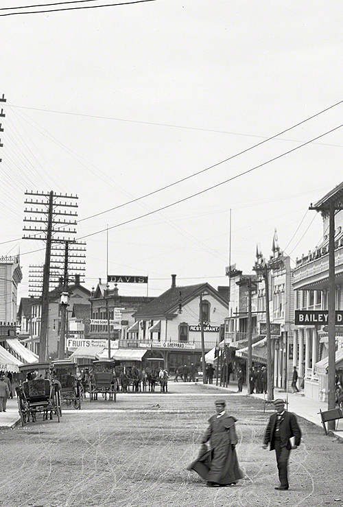 librar-y:Circa 1905. Main Street — Mackinac Island.