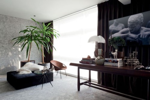 titaniumtopper:bothsidesguys:  APT, SAO PAULO by OSVALDO TENORIO http://casavogue.globo.com/Interiores/apartamentos/noticia/2014/12/muralha-de-pedra-do-arquiteto.html    http://titaniumtopper.tumblr.com/archive