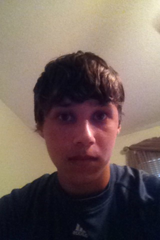 15tthomas:  snapguysguy:  Hung teen boy  do u think u could get his snapchat nudes