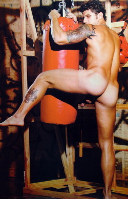 menandsports:  naked boxer : sporty guys