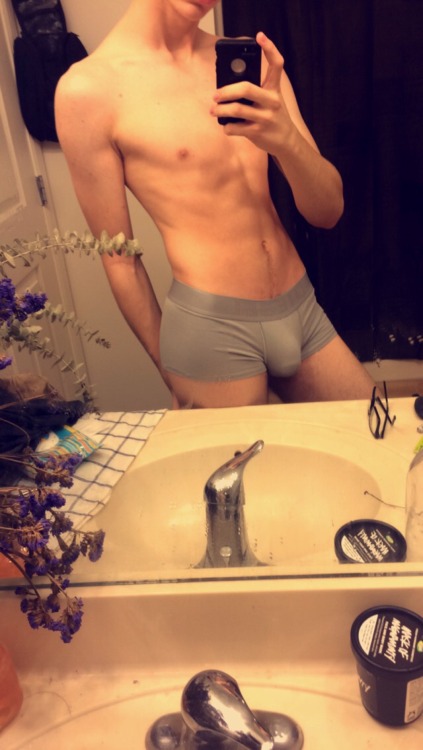 everyonesfavoritegayguy:Diesel is so comfy
