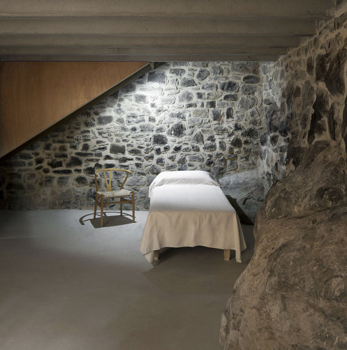 cjwho: Restoration of the house “El Bosquet”, Spain by Arcadi Pla i Masmiquel | via The project con