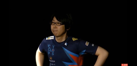 ridiculouscake: maggiekarp2:  slightlyinappropriate:  The only thing you need to know about Evo 2018 is the face of complete bewilderment of this Japanese player losing the Dragonball Fighterz finals to an American playing in full fursuit is objectively