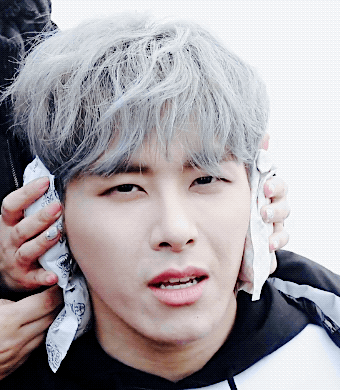 star-hoya:Please protect him from the cold. 