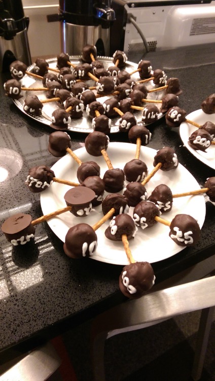 We’re back on the air! In honor of our new episode tonight, the Crewniverse is sharing CAKE-POP & PRETZEL DUMBELLS! Let’s get beefy! Made by Emily Walus & Steven Sugar. Thanks guys!