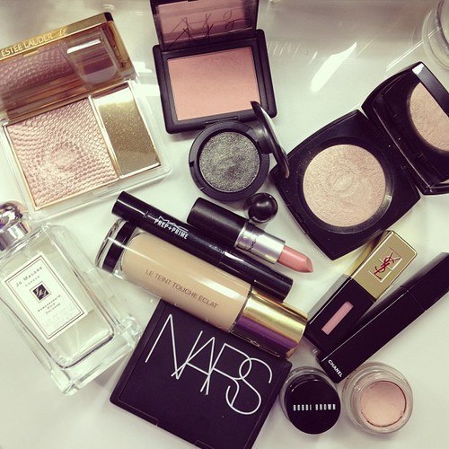 nowifeymaterialx:  br0nzed-beauty:  iplayydirtyy:  xo  Follow br0nzed-beauty for