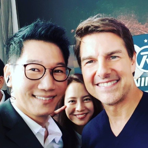 Ji SukJin IG update with @tomcruise and a pretty photobomber