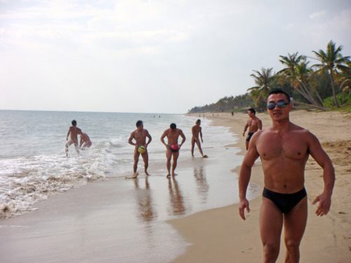 Young bodybuilders at a training camp in Sanya, China (Part 3 of 5)