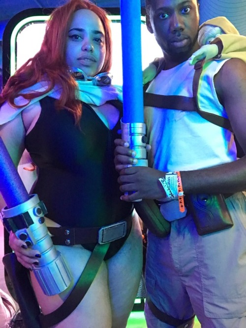 Mara Jade Cosplay w. Jonathan as Luke from ColossalCon East last weekend !