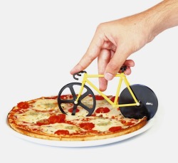 fixedgeargirls:  homelimag:  Fixie Pizza