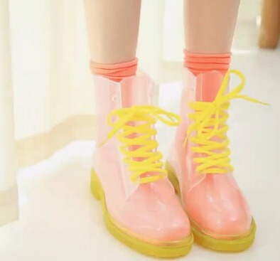 milkeu:  color rain boots: use milkeu for 10% off! 
