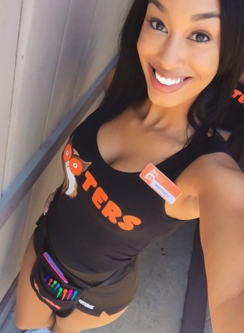 hooters