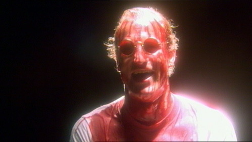filmcollection:  “Mickey and Mallory know the difference between right and wrong, they just don’t give a damn.”  -  Natural Born Killers (1994)