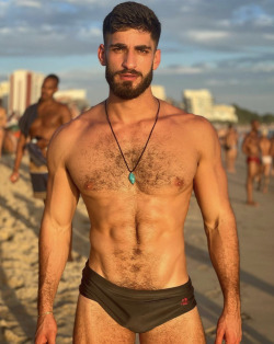dadwearsaspeedo: