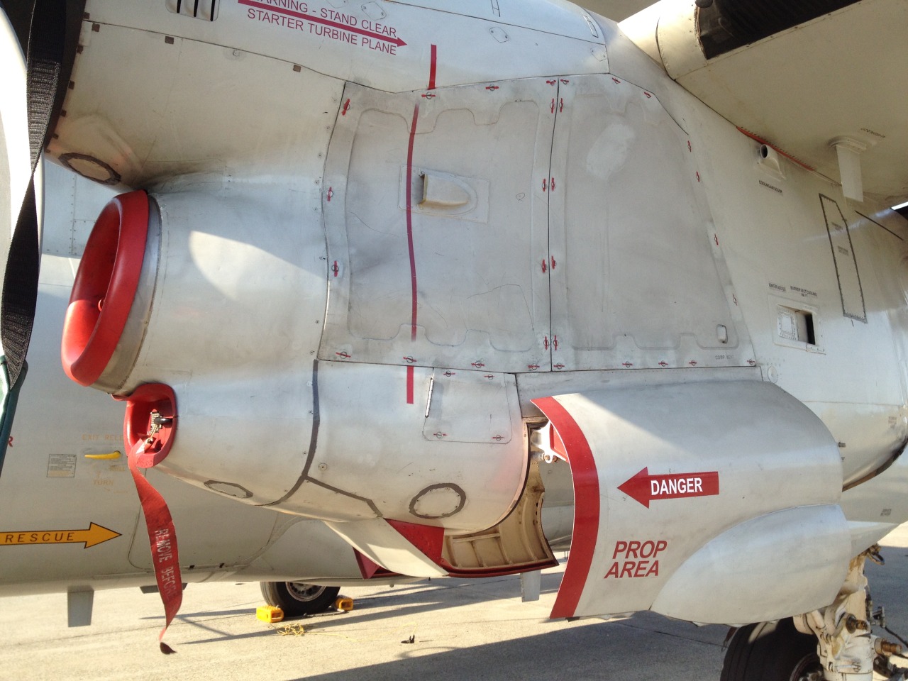 rocketumbl:  E-2C Hawkeye2000  VAW-115