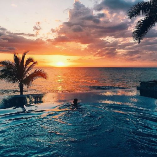 hottygram:  Never ending sunset swims with my bestie @devinbrugman @abikiniaday by tashoakley