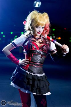 cosplayandanimes:  Harley Quinn - DC ComicsHarley Quinn (Rachel Ginger) - Facebooksource