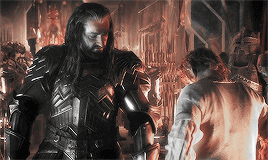 oakenbaggins:bagginshield gif battle vs arkenburglarround three: favorite movie: the battle of the f