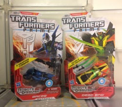 jimclassicstoycollection:  My latest haul over the weekend.  Transformers: Prime deluxe Dead End and Arcee. I picked them up at my local Marshals for Ů.99 each. Not a bad catch.  Much better than buying them at Toys R Us for ฟ.99 each.  I suppose later