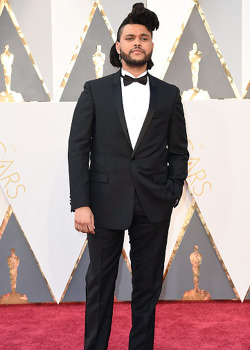 infatuatedbythefamestatus:  The Weeknd on the red carpet for the 88th Oscars on February 28, 2016