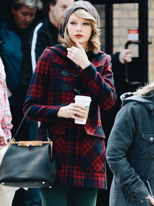 ericajkatie:  Taylor Swift + my favorites winter outfits 
