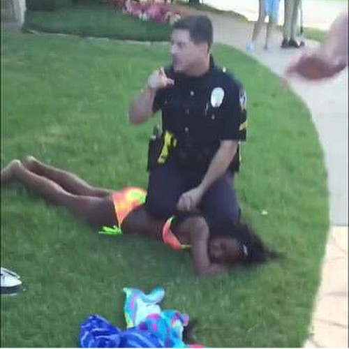 black-jaida:That’s a grown man pressing down his knee (and weight) into a teenage girl who did