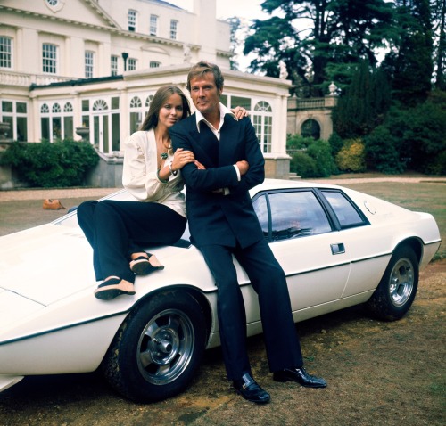 Roger Moore and Barbara Bach - The Spy Who Loved Me (1977)