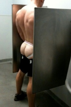 makemeshoot:  muscle pisser