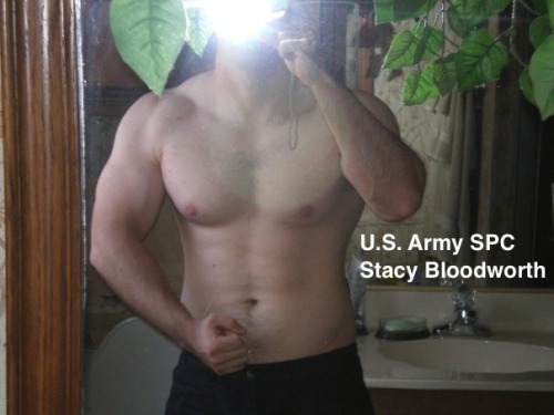 hotandexposed:  Awesome submission: U.S. Army Specialist, exposed.