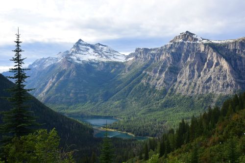 naturalsceneries:Hiking up to Boulder Pass, Glacier National Park, MT Source: PatriotCPM (reddit)