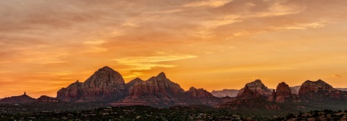 wapiti3:  Guy Schmickle photos (The Desert Southwest -Magical Sedona ) on Flickr. 1-An Agave Trio and Mitten Ridge  2-Harding Springs in Oak Creek Canyon, Arizona 3-The Cibola Mitten at Sunset - Sedona, Arizona 4-Fiery Sunset Over Mitten Ridge - Sedona,