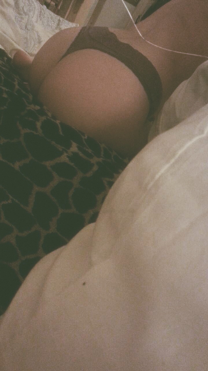 hott-fuxkery:  bedtime booty