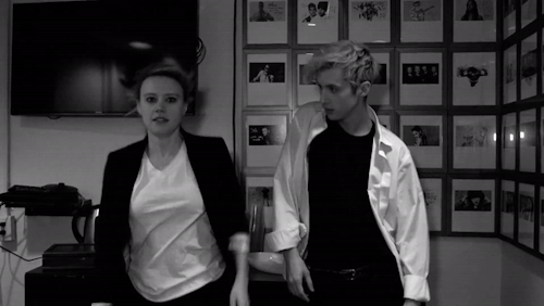 stydiafools: Troye Sivan and Kate McKinnon dancing!!!!! ( @nbcsnl )